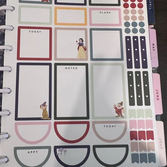 Disney Snow White Classic Happy Planner Dated to June 2026 - Picture 4 of 7